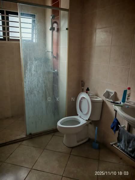 Bungalow for Sale in Damai Gayana (Cheras) - CK Ng - Bathroom - PropertyGuru.com.my
