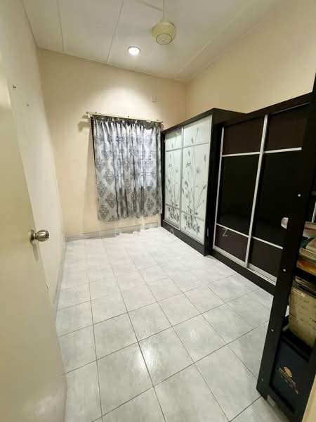 2-storey Terraced House for Rent in Taman Setia Indah (Tebrau) - Eifa Aziz - Bedroom - PropertyGuru.com.my