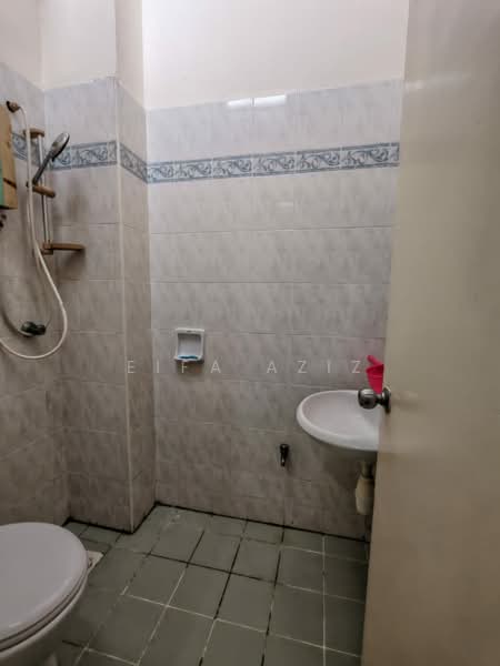 2-storey Terraced House for Rent in Taman Setia Indah (Tebrau) - Eifa Aziz - Bathroom - PropertyGuru.com.my