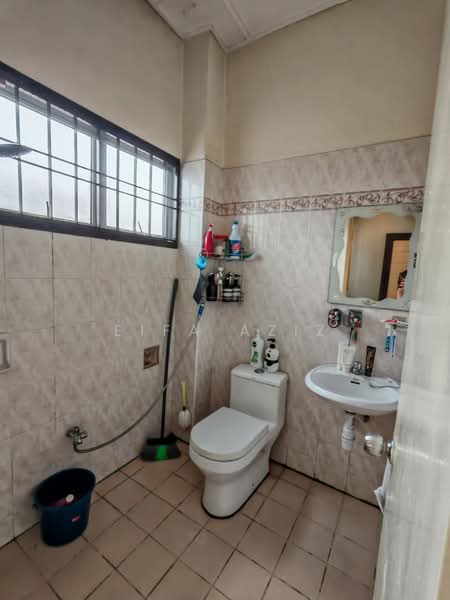 2-storey Terraced House for Rent in Taman Setia Indah (Tebrau) - Eifa Aziz - Bathroom - PropertyGuru.com.my