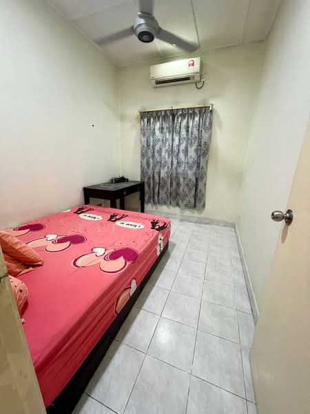 2-storey Terraced House for Rent in Taman Setia Indah (Tebrau) - Eifa Aziz - Bedroom - PropertyGuru.com.my