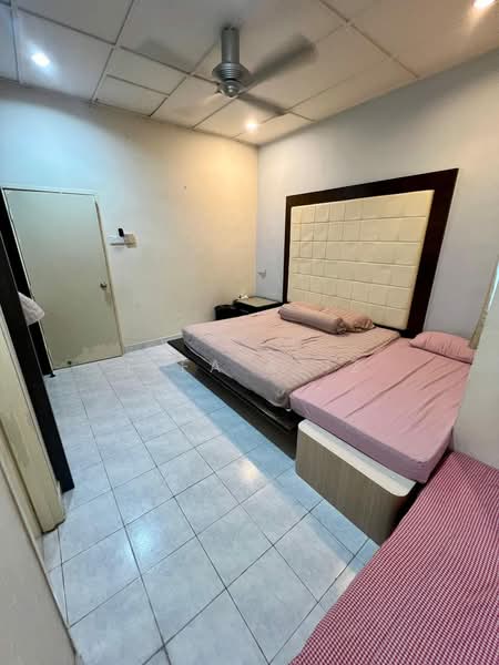 2-storey Terraced House for Rent in Taman Setia Indah (Tebrau) - Eifa Aziz - Bedroom - PropertyGuru.com.my