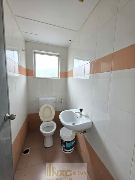 Shop for Rent in Pandamaran (Klang) - Ivy Por - Bathroom - PropertyGuru.com.my