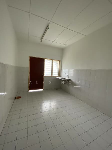 Pangsapuri untuk Dijual di Lily & Jasmine Apartment - Alex How - Kitchen - PropertyGuru.com.my