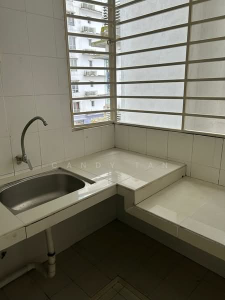 Kondominium untuk Disewa di Selayang Point - Candy Tan - Kitchen - PropertyGuru.com.my