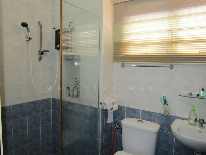 Rumah Berkembar untuk Dijual di Off Jalan Meru (Klang) - Madeline Mok - 2nd Bathroom - PropertyGuru.com.my