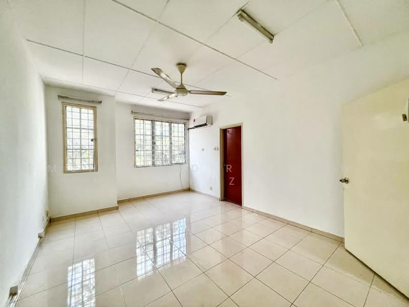 2-storey Terraced House for Sale in Presint 8 (Putrajaya) - Muhammad Ridhwan Mohd Huzairi - Living Room - PropertyGuru.com.my