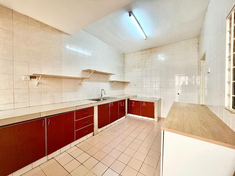 2-storey Terraced House for Sale in Presint 8 (Putrajaya) - Muhammad Ridhwan Mohd Huzairi - Kitchen - PropertyGuru.com.my