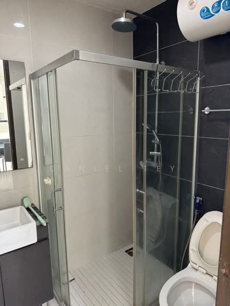 Condominium for Rent at Amberside @ Country Garden Danga Bay - Daniel Tey - Bathroom - PropertyGuru.com.my