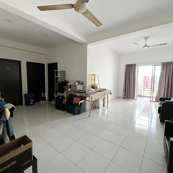 Apartment for Sale at Pangsapuri Saujana Permai 2 - Muhammad Zhariff Nasharudin - Living Room - PropertyGuru.com.my