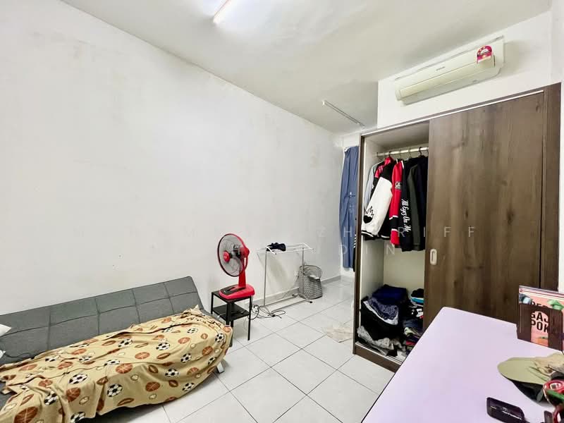 Apartment for Sale at Pangsapuri Saujana Permai 2 - Muhammad Zhariff Nasharudin - Bedroom - PropertyGuru.com.my