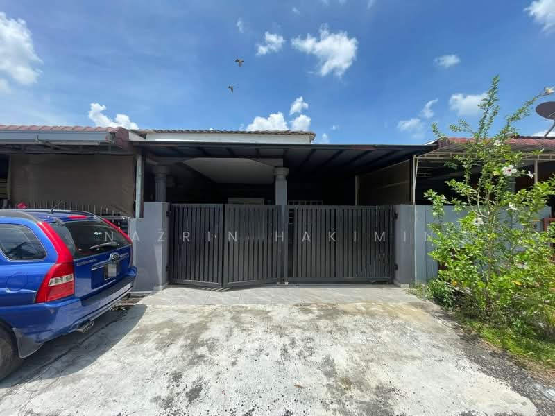 1-storey Terraced House for Sale in Kampung Teluk Panglima Garang (Telok Panglima Garang) - Nazrin Hakimin - Exterior - PropertyGuru.com.my