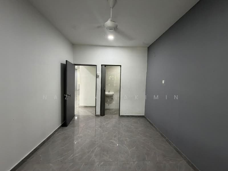1-storey Terraced House for Sale in Kampung Teluk Panglima Garang (Telok Panglima Garang) - Nazrin Hakimin - Interior - PropertyGuru.com.my