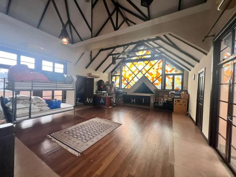 Rumah Banglo untuk Dijual di Country Heights (Kajang) - Hazwan Hilmi - Living Room - PropertyGuru.com.my