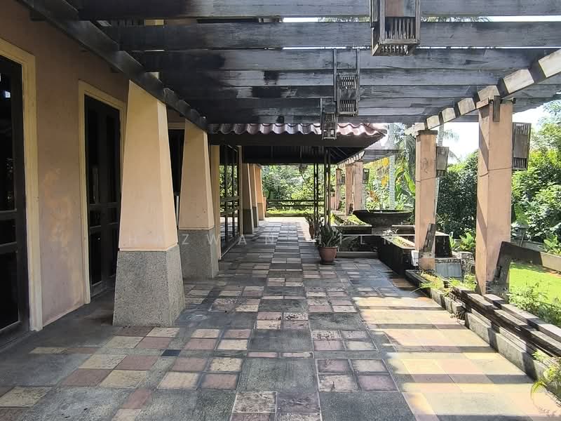 Rumah Banglo untuk Dijual di Country Heights (Kajang) - Hazwan Hilmi - Exterior - PropertyGuru.com.my