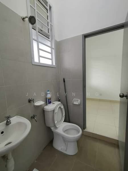 Rumah Berkembar untuk Disewa di Kelapa Sawit (Kulai) - Jadelyn Ng - Bathroom - PropertyGuru.com.my
