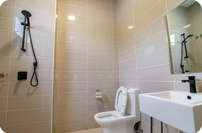 Rumah Berkembar untuk Disewa di Setia Tropika (Johor Bahru) - Tori Cheon - Bathroom - PropertyGuru.com.my