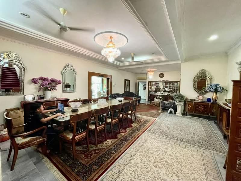 Rumah Banglo untuk Dijual di Country Heights (Kajang) - Hazwan Hilmi - Dining Room - PropertyGuru.com.my