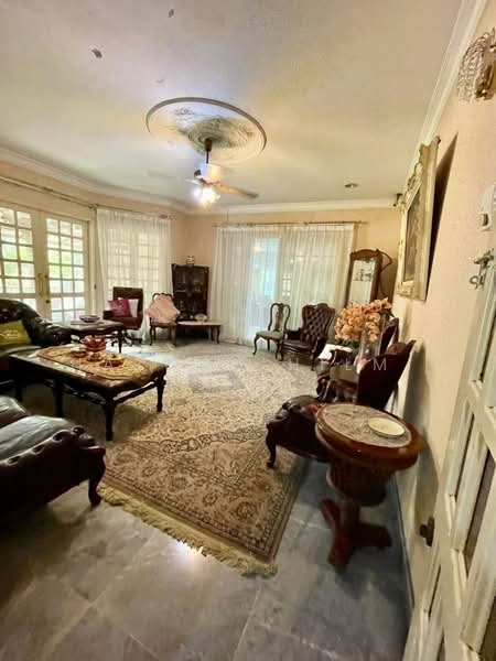 Rumah Banglo untuk Dijual di Country Heights (Kajang) - Hazwan Hilmi - Living Room - PropertyGuru.com.my