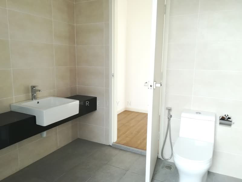 Rumah Teres untuk Dijual di Shah Alam (Selangor) - Reiyn . - Bathroom - PropertyGuru.com.my