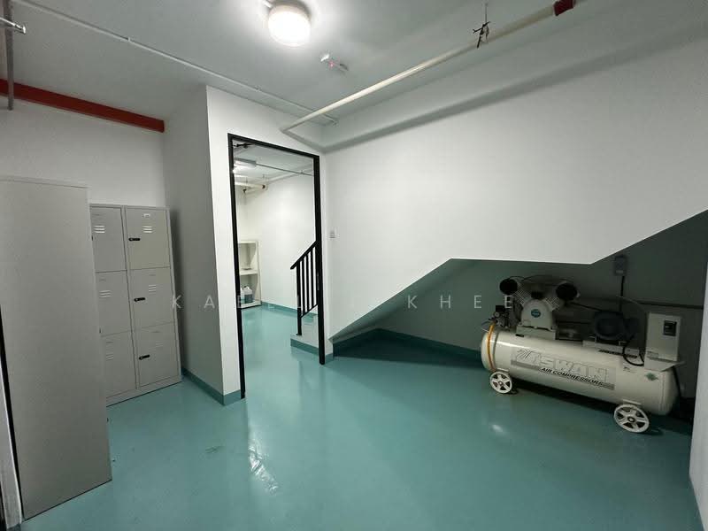Shop / Office for Sale in Taman Sains Selangor (Kota Damansara) - Kaellie Khee - Corridor - PropertyGuru.com.my