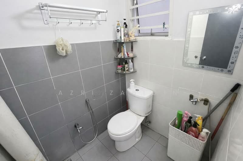 Pangsapuri untuk Dijual di Residensi Laguna Biru 2 - Azri Zabidin - Bathroom - PropertyGuru.com.my