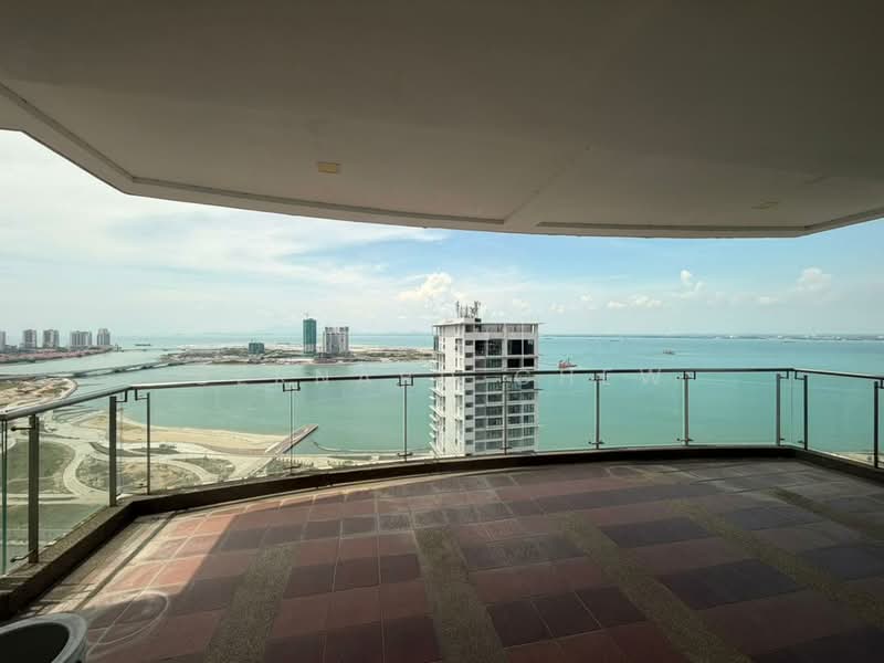 Kondominium untuk Disewa di H Residence (One Ritz Residence / Kelawai View) - Bernard Chew - Balcony - PropertyGuru.com.my