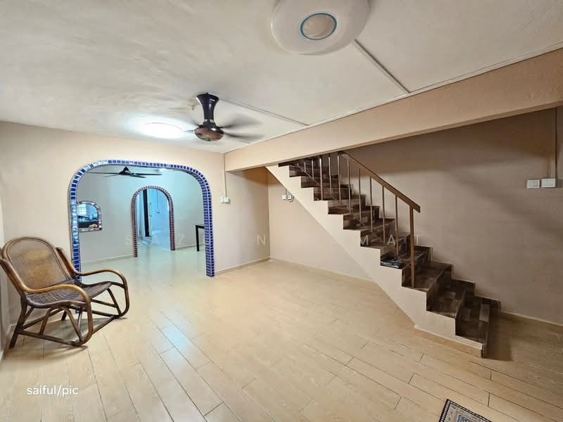 2-storey Terraced House for Sale in Seksyen 25 (Shah Alam) - Sazuan Samat - Living Room - PropertyGuru.com.my