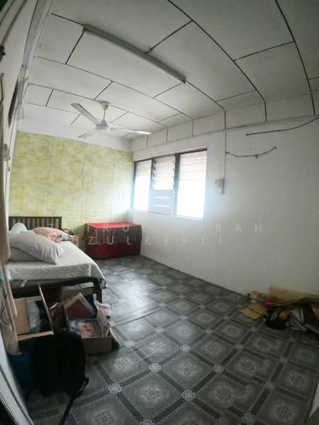 2-storey Terraced House for Sale in Seri Kembangan (Selangor) - Zairul Asrah Zulkefli - Bedroom - PropertyGuru.com.my