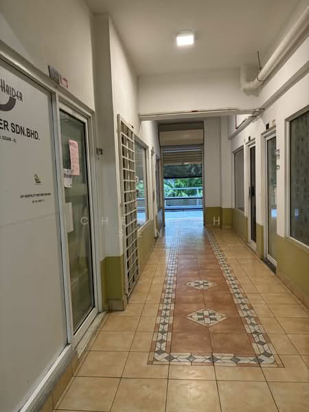 Pejabat untuk Disewa di KL City Centre (Kuala Lumpur) - Chen Kah Seng - Corridor - PropertyGuru.com.my