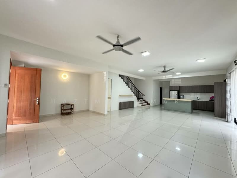 2-storey Terraced House for Sale in Denai Alam (Shah Alam) - Hazeman Omar - Living Room - PropertyGuru.com.my