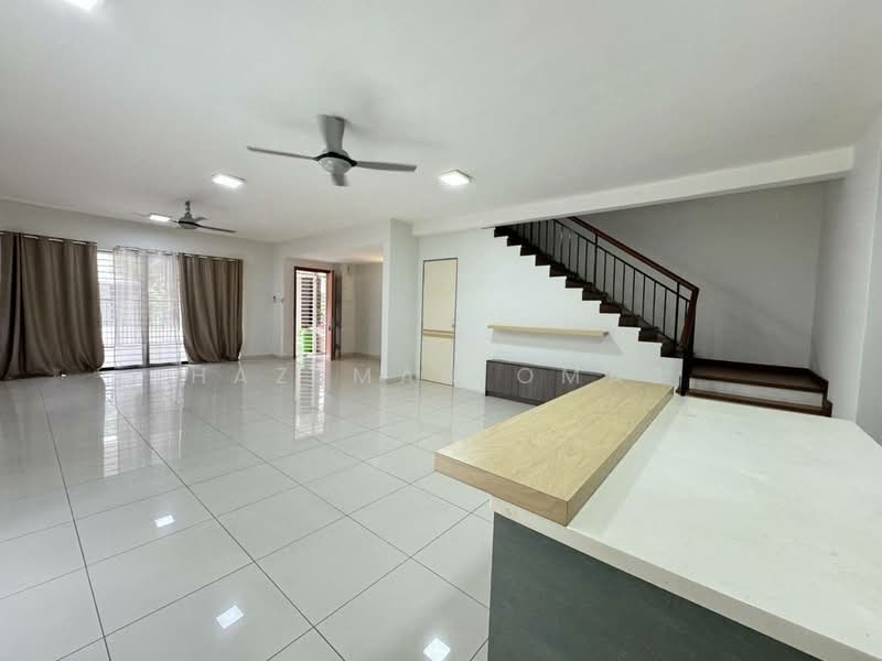 2-storey Terraced House for Sale in Denai Alam (Shah Alam) - Hazeman Omar - Living Room - PropertyGuru.com.my