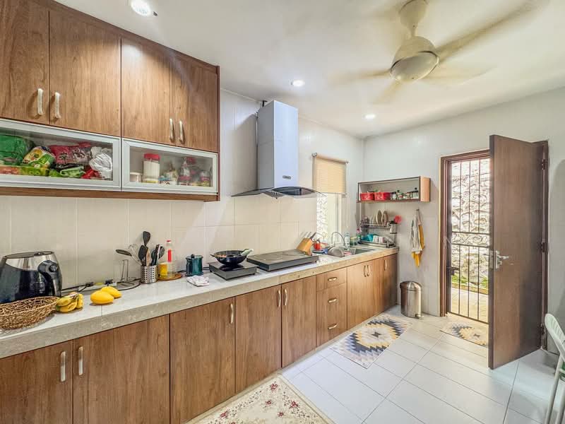 Bungalow for Sale in Seksyen U9 (Shah Alam) - Masnizah Arifin - Kitchen - PropertyGuru.com.my