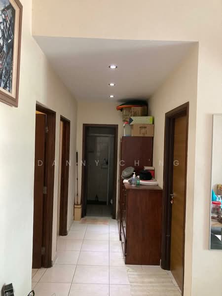 Kondominium untuk Disewa di The Brezza - Danny Ch'ng - Corridor - PropertyGuru.com.my