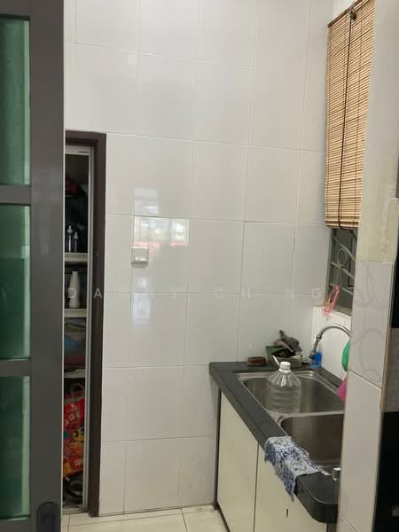 Kondominium untuk Disewa di The Brezza - Danny Ch'ng - Kitchen - PropertyGuru.com.my