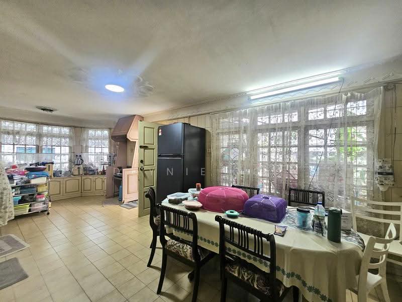 Bungalow House for Sale in Taman Desa (Taman Desa) - Dlynie Ooi - Kitchen - PropertyGuru.com.my