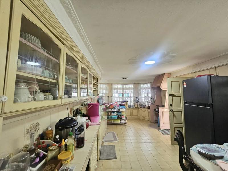 Bungalow House for Sale in Taman Desa (Taman Desa) - Dlynie Ooi - Kitchen - PropertyGuru.com.my