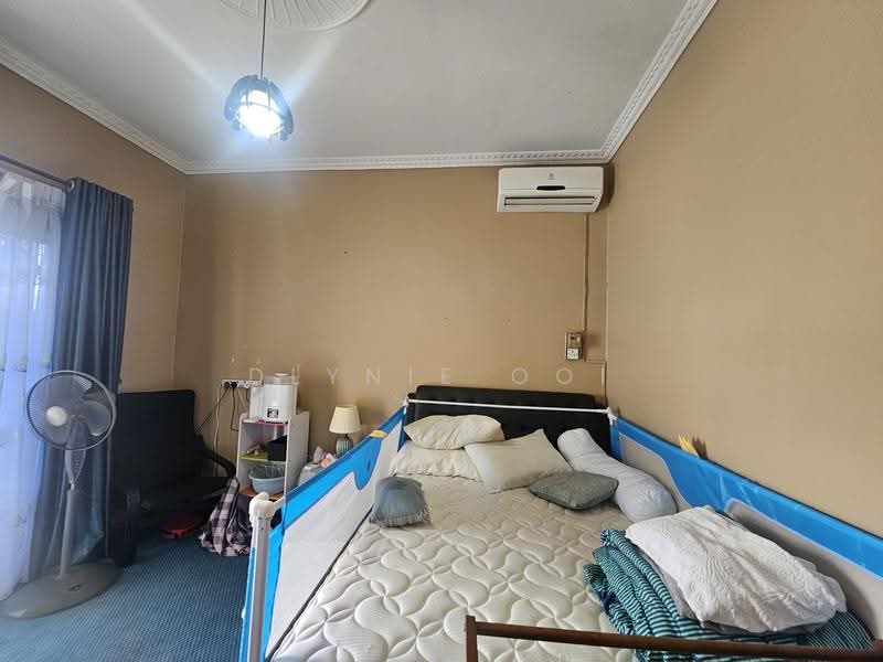 Bungalow House for Sale in Taman Desa (Taman Desa) - Dlynie Ooi - Bedroom - PropertyGuru.com.my