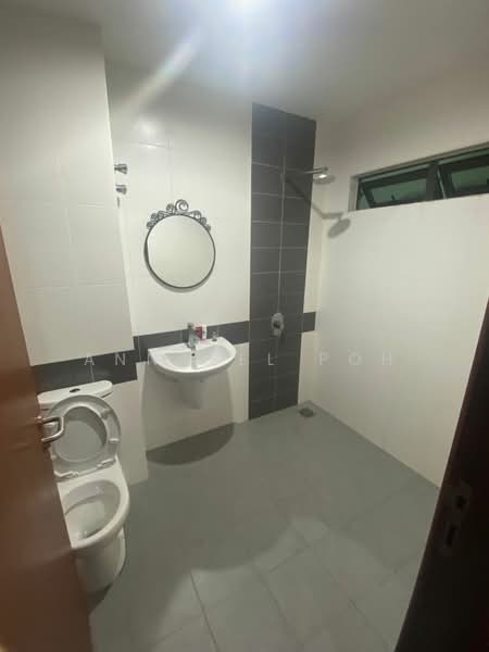 3-storey Terraced House for Rent in Duta Suria (Ampang) - Annabel Poh - Bathroom - PropertyGuru.com.my
