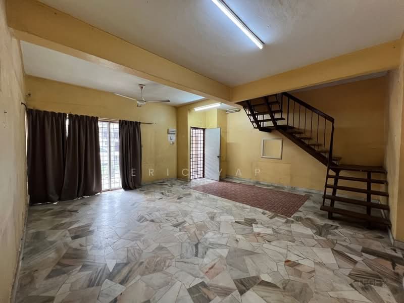 Rumah Teres 2 Tingkat untuk Disewa di Taman Sri Andalas (Klang) - Eric Yap - Living Room - PropertyGuru.com.my
