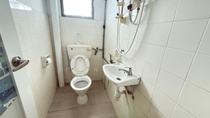 2-storey Terraced House for Sale in Kampung Batu Muda (Batu Caves) - Tiffany Yang - Bathroom - PropertyGuru.com.my