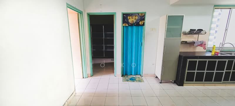 Pangsapuri untuk Dijual di Vista Pinggiran Apartment - Leo Koh - Kitchen - PropertyGuru.com.my