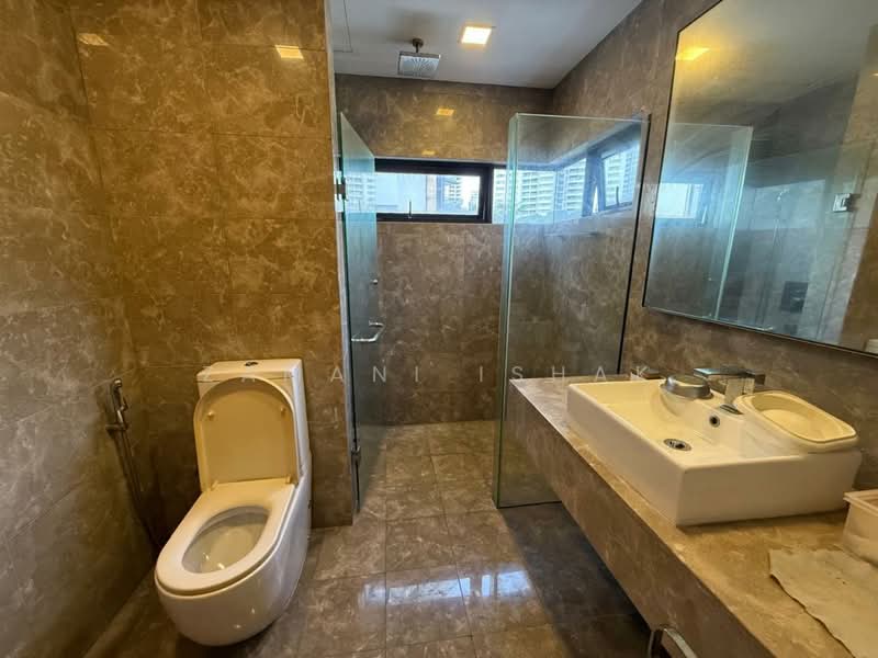 Semi-Detached House for Sale in Mont Kiara (Kuala Lumpur) - Zamani Ishak - Bathroom - PropertyGuru.com.my