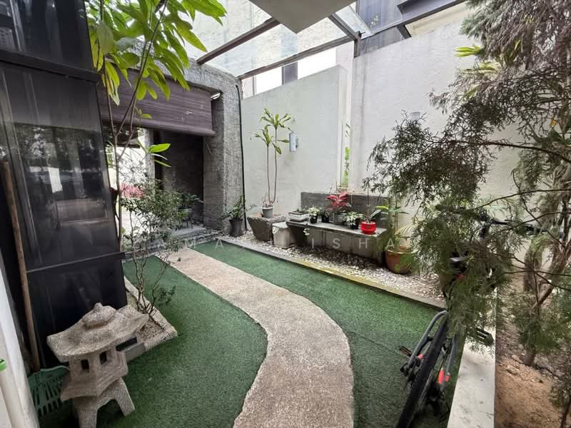 Semi-Detached House for Sale in Mont Kiara (Kuala Lumpur) - Zamani Ishak - Garden - PropertyGuru.com.my