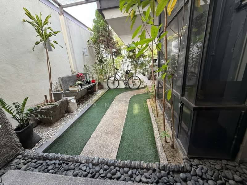 Semi-Detached House for Sale in Mont Kiara (Kuala Lumpur) - Zamani Ishak - Exterior - PropertyGuru.com.my