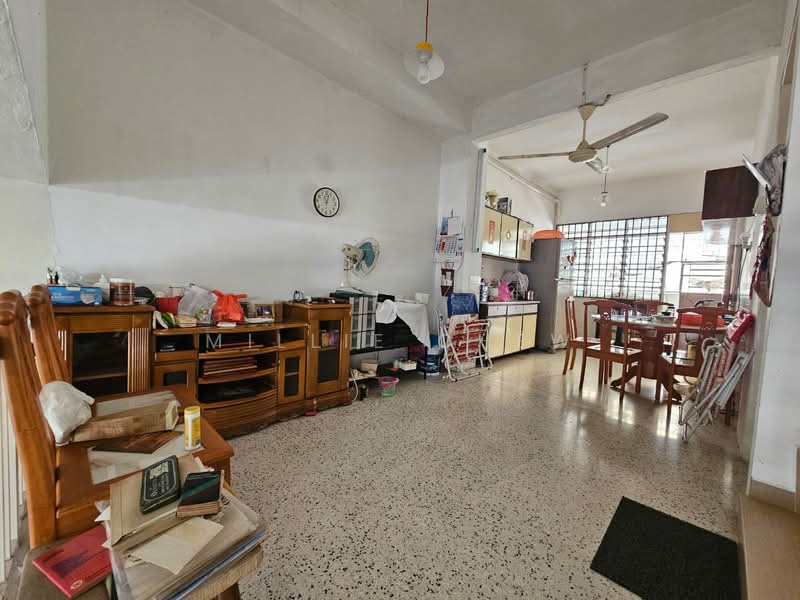 2.5-storey Terraced House for Sale in Gelugor (Penang) - Millie Chew - Living Room - PropertyGuru.com.my