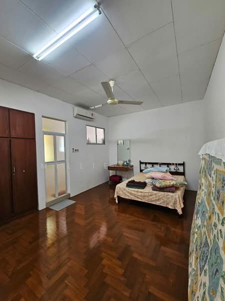 2.5-storey Terraced House for Sale in Gelugor (Penang) - Millie Chew - Bedroom - PropertyGuru.com.my