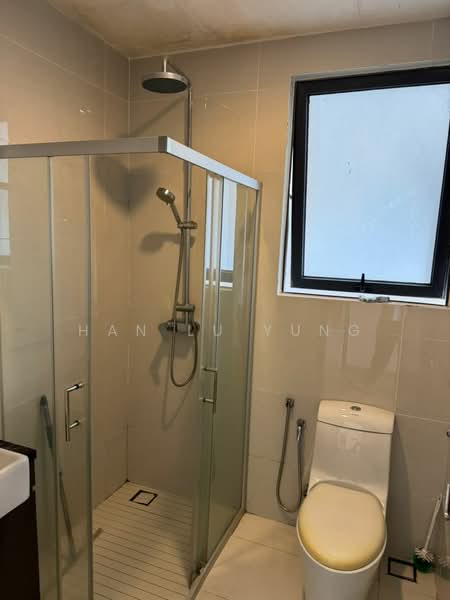 Condominium for Rent at Amberside @ Country Garden Danga Bay - Han Lu Yung - Bathroom - PropertyGuru.com.my