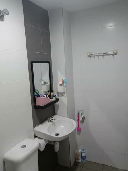 1.5-storey Terraced House for Rent in Bandar Meru Prima (Ipoh Premier City) (Ipoh) - Sam . - Bathroom - PropertyGuru.com.my