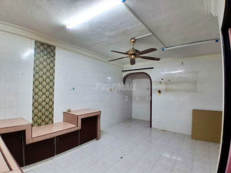 Rumah Teres untuk Dijual di Taman Kajang Baru (Kajang) - Wardatu Zamzam - Kitchen - PropertyGuru.com.my